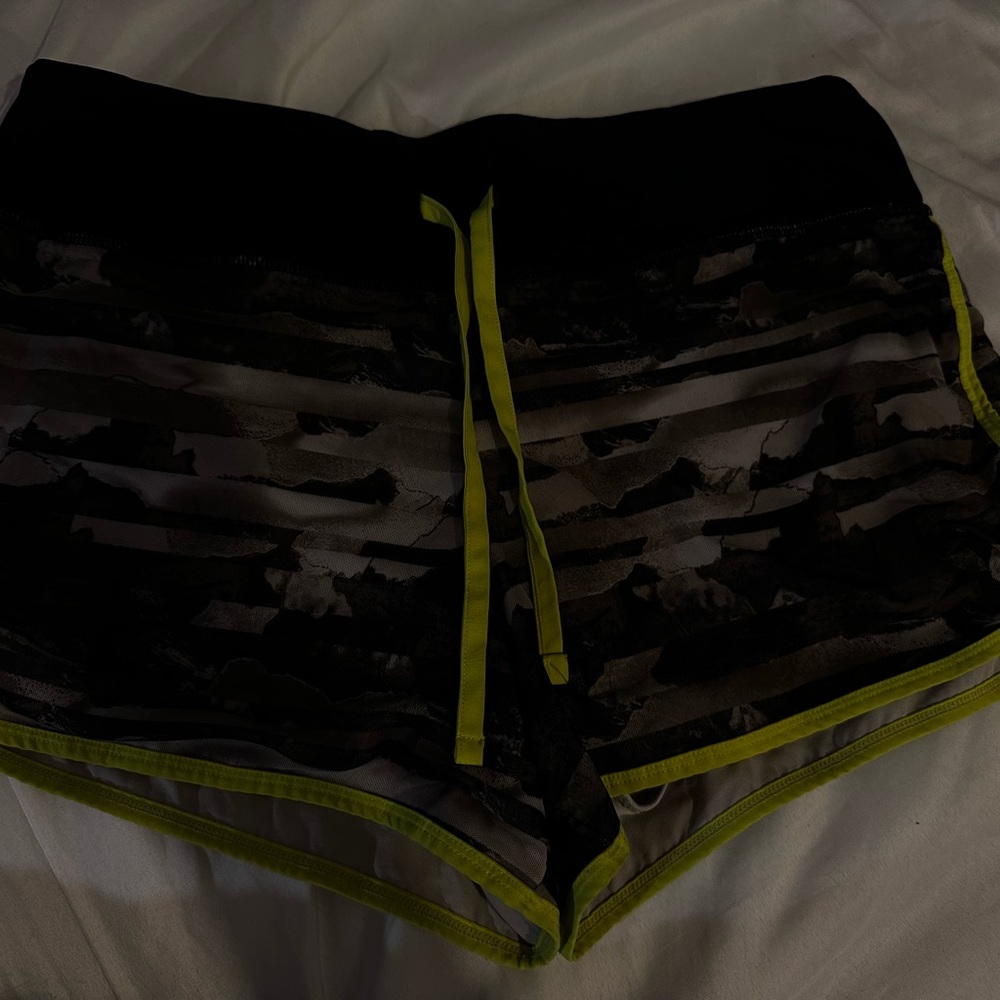 •Women’s Running Shorts